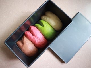 13、鲤鱼旗奶香小面包,发酵至1.5倍大即可