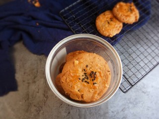 19、#家有烤箱#榛仁酥～酥到掉渣,记得密封装罐保存