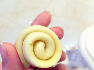 14、麻薯肉松蛋黄酥——详细版,卷起也是3圈