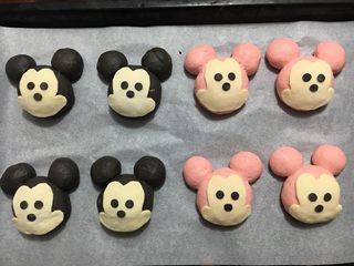 23、米妮米奇馒头,分别粘好