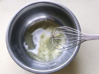 4、蔓越莓小小酥,搅拌均匀