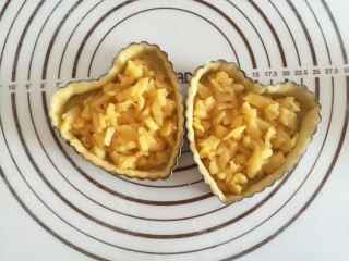 13、苹果派,放入苹果馅