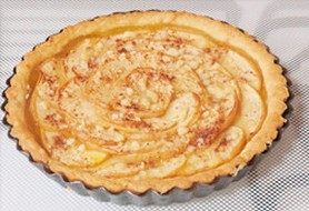 14、肉桂苹果派,放入预热200°C的烤箱,烤30分钟,直至金黄