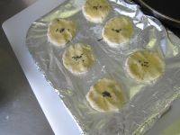 11、迷你黄金薯饼,撒点芝麻装饰，入烤箱180度烤7分钟