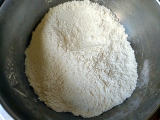 2、蔓越莓司康,搅拌均匀