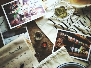 8、无油的双色 抹茶蜂蜜蛋糕,加入半瓶盖香草精