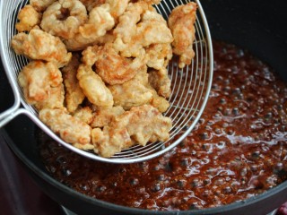 12、糖醋里脊,再放入炸好的肉条