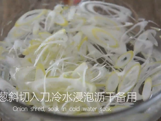 7、白灼芦笋到底有多好吃？秘诀就在这酱汁里！,冷水浸泡沥干备用