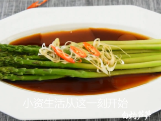 11、白灼芦笋到底有多好吃？秘诀就在这酱汁里！,健康又美味的白灼芦笋就上桌啦