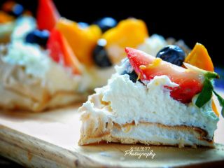 15、美丽的帕夫洛娃蛋糕,成品。