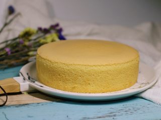 17、无油豆浆蛋糕,凉了脱模。