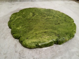 12、抹茶油酥饼干,擀不圆没有关系，反正等一下要用模具的，