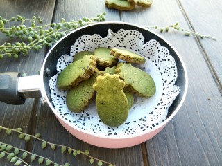 16、抹茶油酥饼干,这是给小姑子快递去的，点名要吃抹茶口味的饼干！