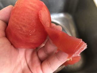 6、蕃茄鸡蛋饼+花生芝麻浆,削皮