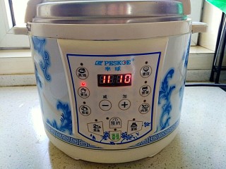 18、四季滋补芙蓉汤,在煲十分钟闷子下