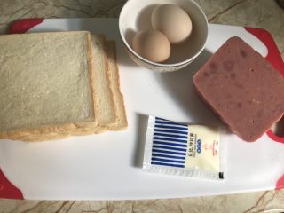 1、黄金三明治,所需材料不多