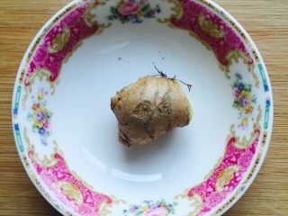 3、#糖醋菜#鸡中翅,姜一块