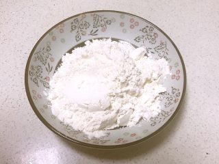 1、传统蛋糕,低筋面粉