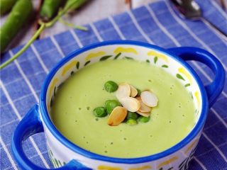 13、豌豆浓汤,盛出，【豌豆浓汤】做好啦。