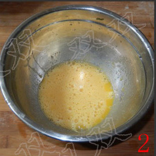 2、香脆小麻花,搅打均匀