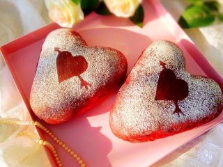 26、心相印红丝绒麻薯软欧,成品图