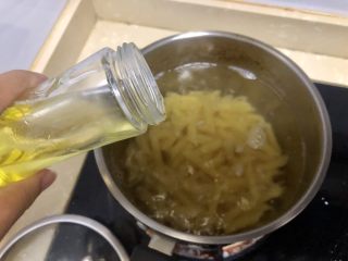 7、番茄肉酱意面,煮的时候放一点橄榄油防粘