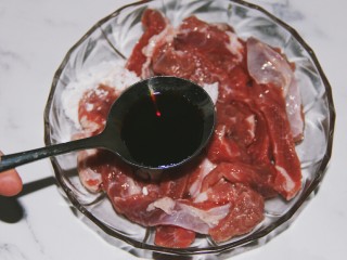 7、铁板黑椒牛柳,一勺酱油