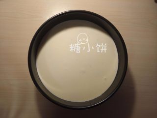 7、【奥利奥冻芝士蛋糕】,将所有剩余奶酪糊倒上去,冷藏至彻底凝固(我冷藏了一夜)