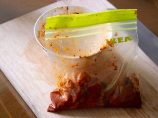 5、健康低热量披萨,｛选择做或不做，不必要｝在一个袋子里放一个小时（这是为了给肌肉加点味道）