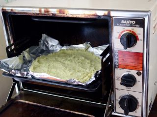 19、健康低热量披萨,放在190度的烤箱里烤15分钟