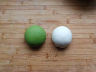 9、翡翠烧麦, 醒好的面团，再次揉光滑。