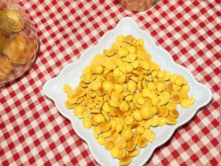 13、婴儿无油无糖零食@蛋黄溶豆,然后冷却了，就可以装小瓶子里了，给宝贝当零食，再好不过了！