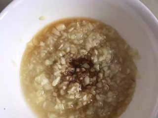 14、【蒜泥白肉】眼前一亮的宴客菜,放一点酱油提鲜