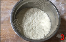 3、原味香酥饼 ,清水化开酵母粉，加入面粉揉成团，静置发酵至2倍大