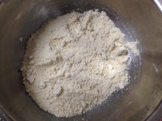 3、无花果玫瑰司康,用手搓至黄油与面粉完全混合均匀
