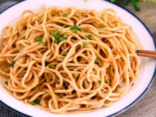 7、椒麻拌面这样做，好吃又爽口，一次来三碗还不过瘾,撒上少许香葱，拌匀即可