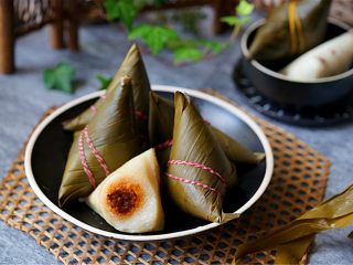 13、花生腊肠粽,满屋飘香的粽子出锅啦,可以和家人一起美美的享用啦