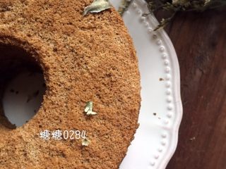 15、咖啡戚风蛋糕,成品美美哒……