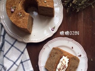 16、咖啡戚风蛋糕,单吃或加点奶油一同吃，也是很赞哦！