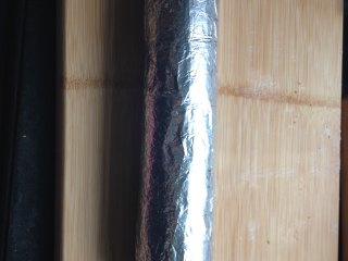 13、抹茶肉松蛋糕卷,卷起放入冰箱冷藏30分钟定型后切块