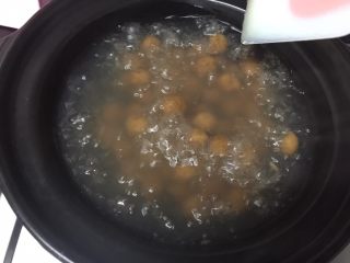 13、焦糖珍珠奶茶（健康自制）,一开始要不停搅拌，以免粘锅底