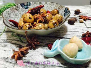 6、五香鹌鹑蛋,剥开后有漂亮的裂口，咸鲜可口。。。