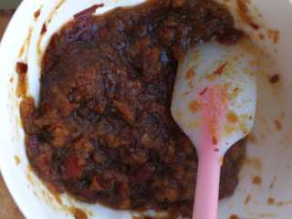 8、枣糕,搅拌到糖化开