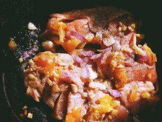 17、春日小清新 香橙煎鸡肉,撒两下胡椒粉