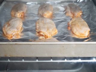 11、奥尔良烤鸡翅,上下火200度15分钟