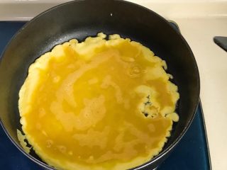 19、红飞翠舞芙蓉滑虾球,油温别太大,翻炒鸡蛋