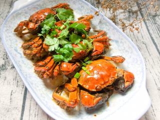 16、香辣蟹,放点香菜点缀一下????