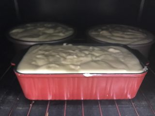 12、半熟芝士(6寸圆模),烤箱160度预热5分钟,放中下层水浴法40分钟即可。