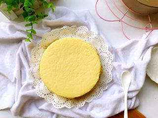 13、半熟芝士(6寸圆模),凉后脱模。