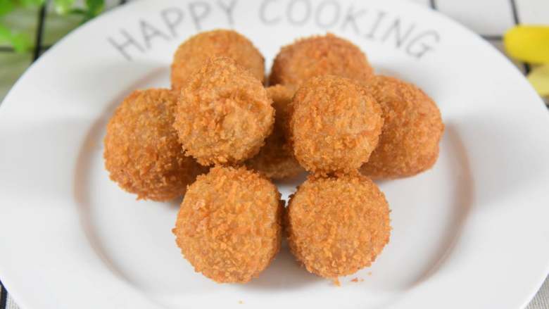 这才是香蕉的正确吃法香酥美味的香蕉丸子奉送制作方法